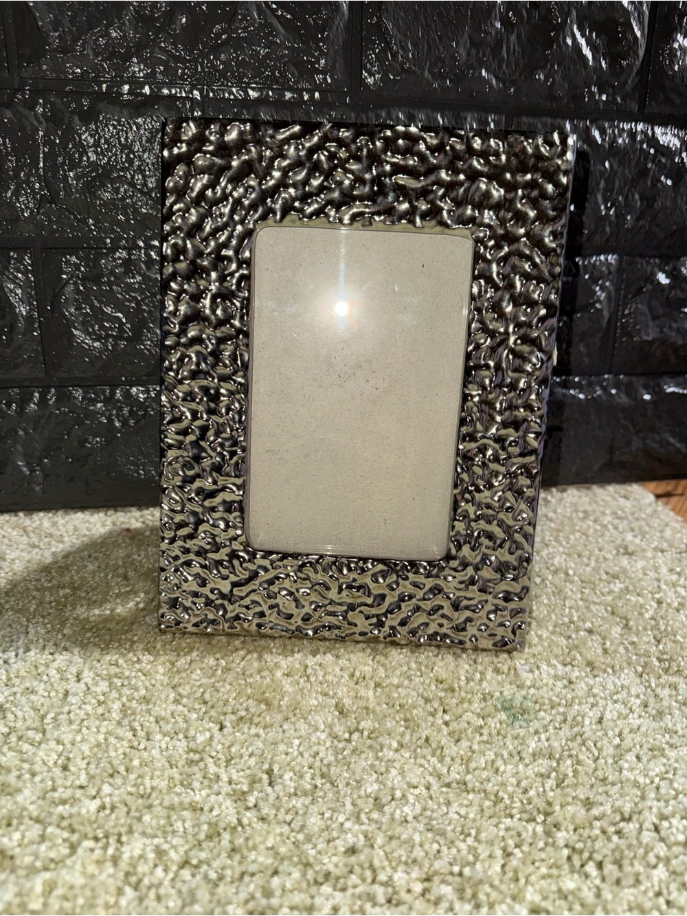 Silver hammered framed 4 x 6 picture frame